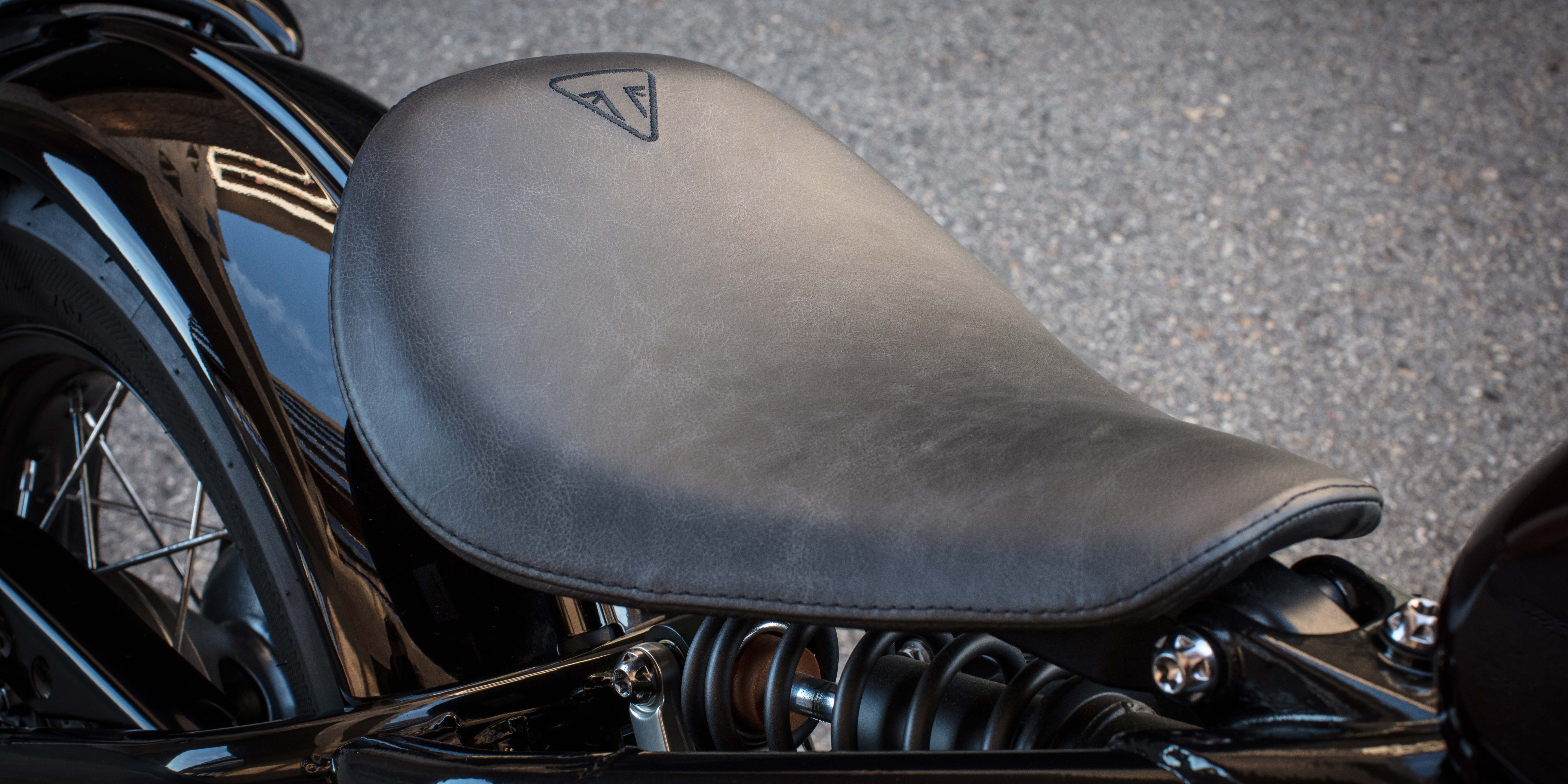 Bonneville Bobber Accessories | Triumph Motorcycles